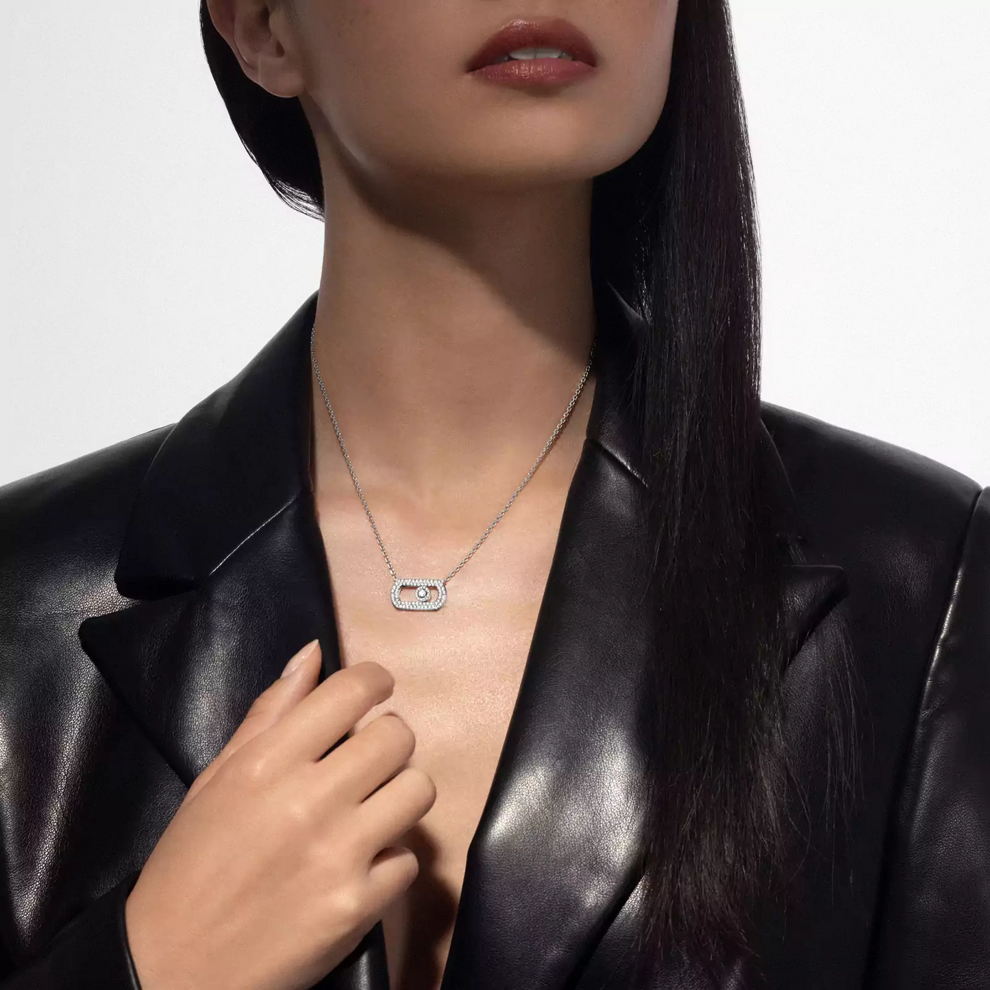 Necklace Move