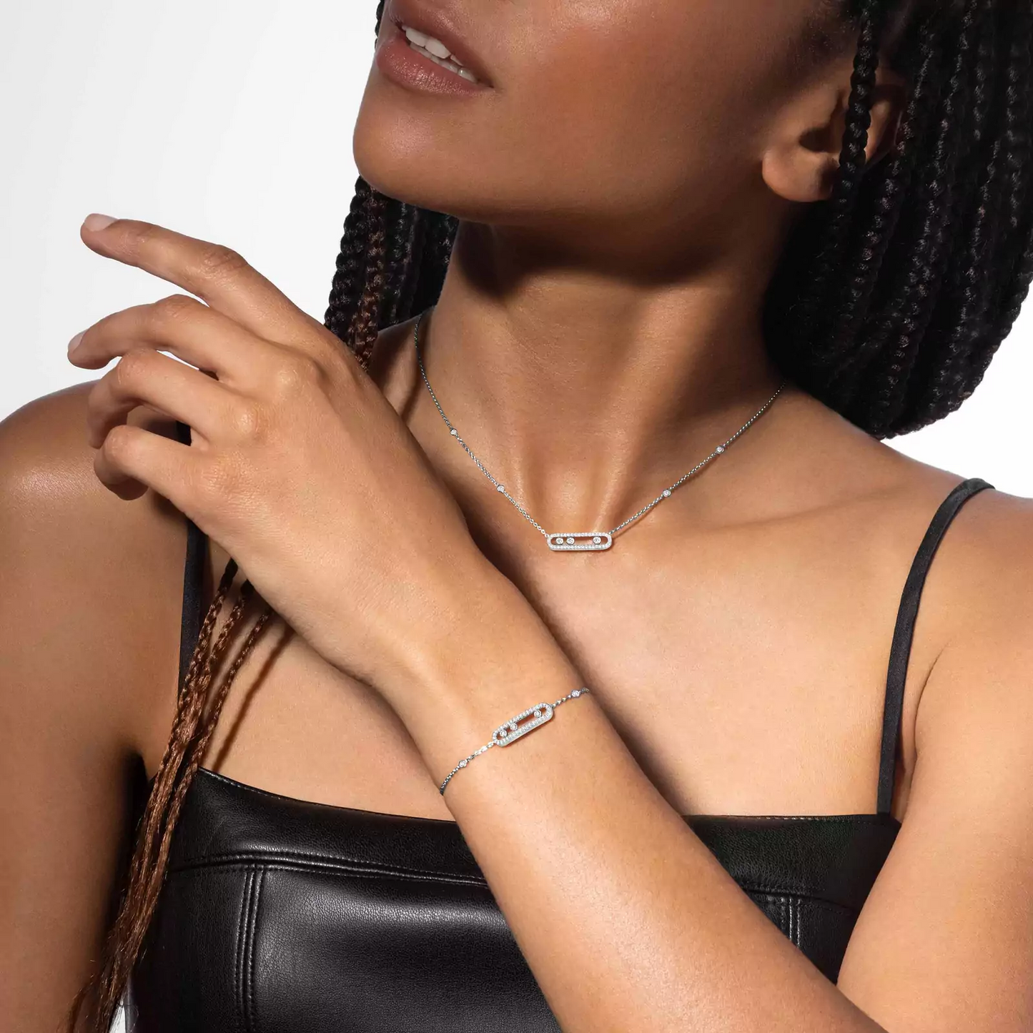 Necklace Move