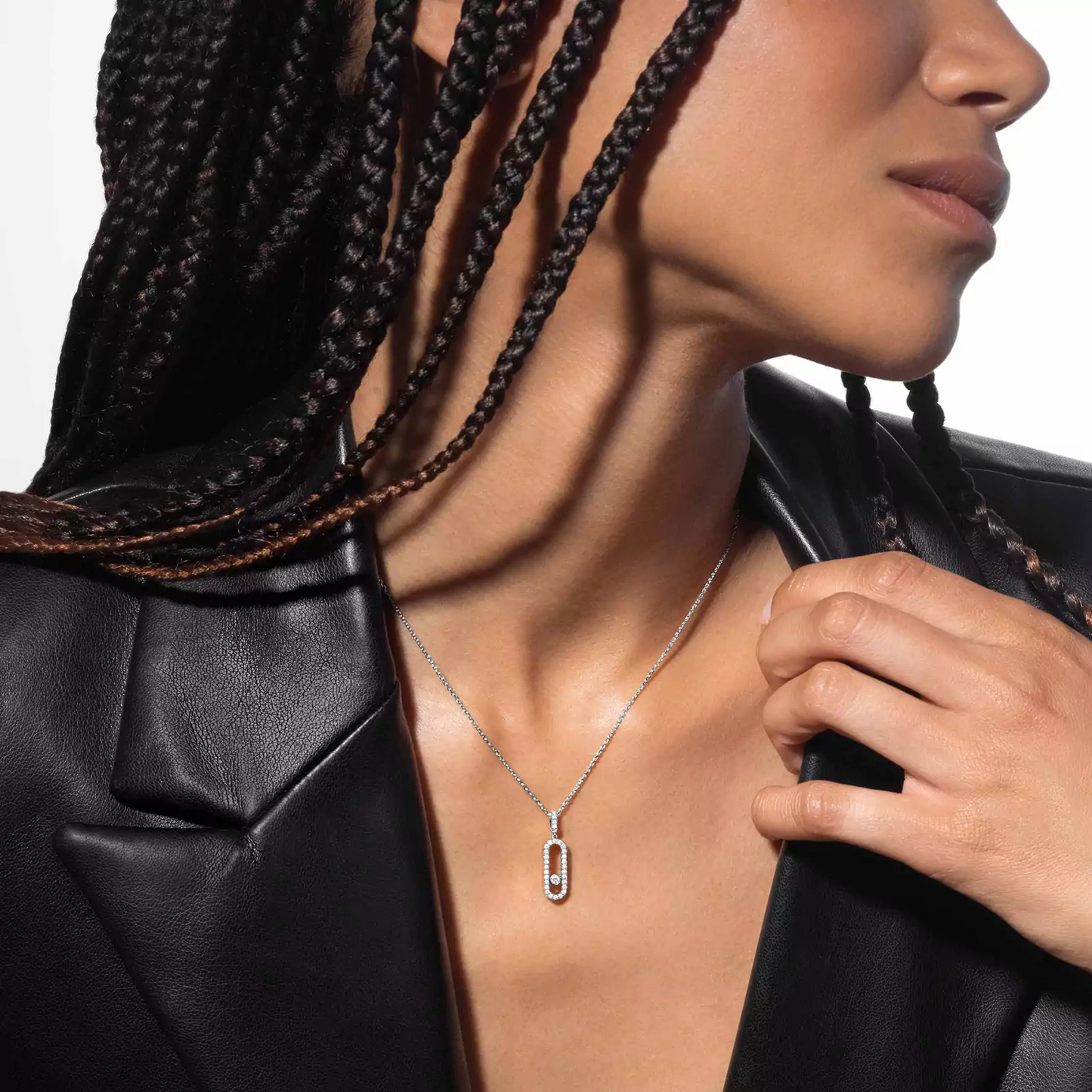 Necklace Move