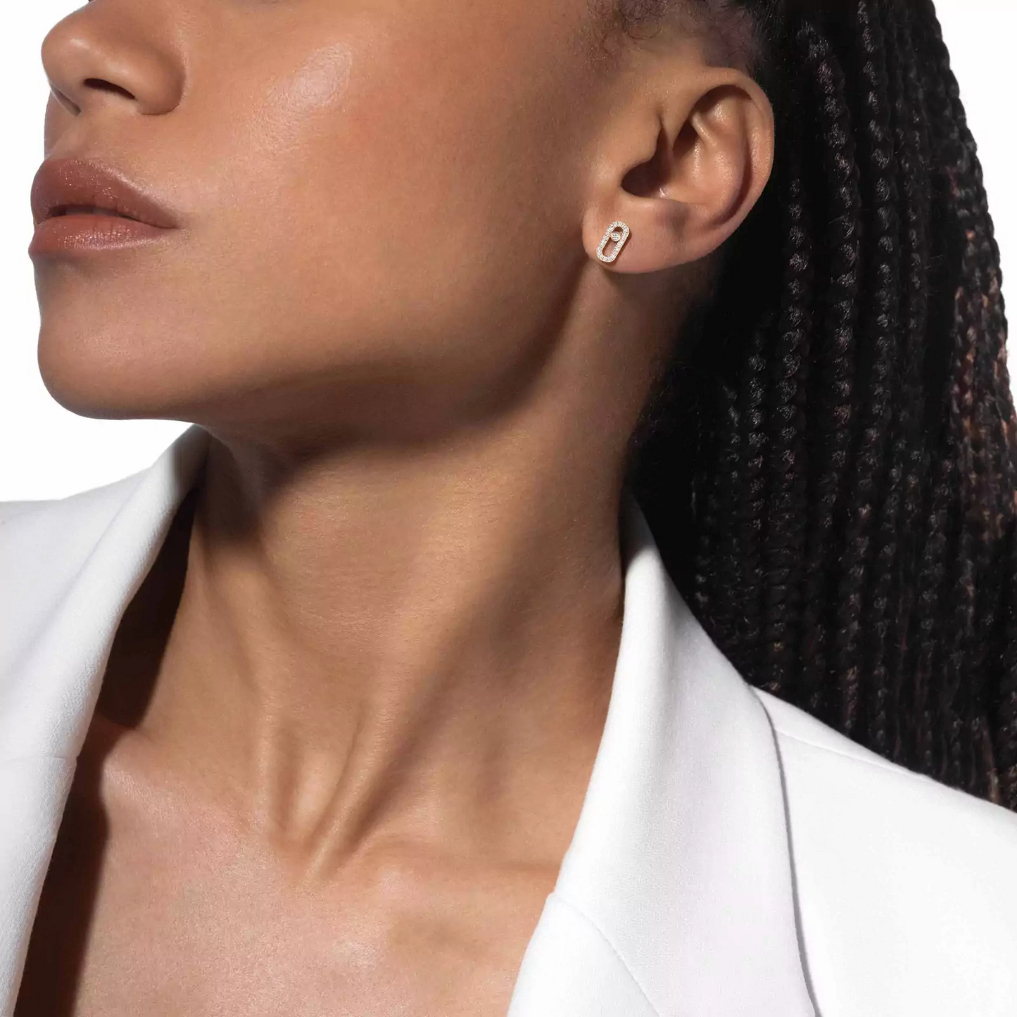 Earrings Move
