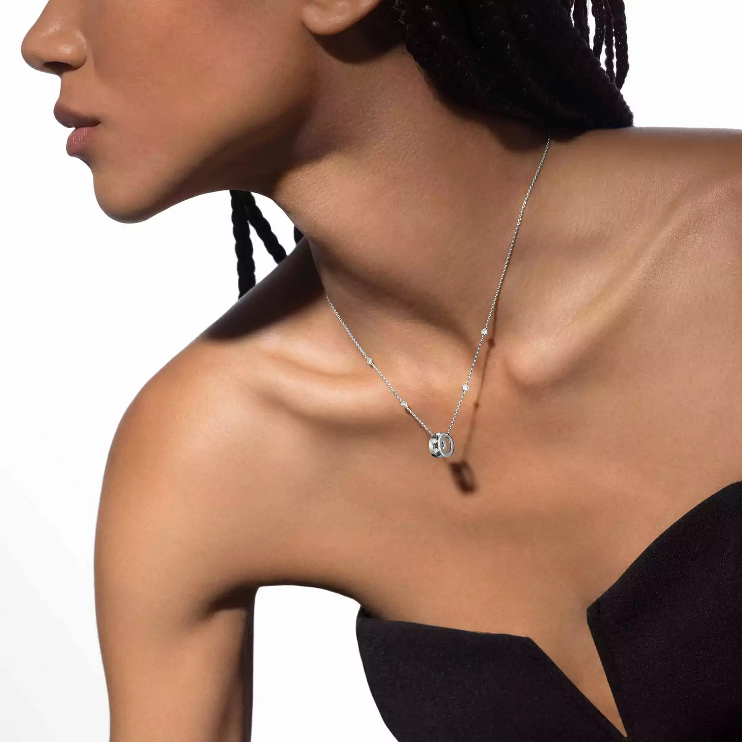 Necklace Move