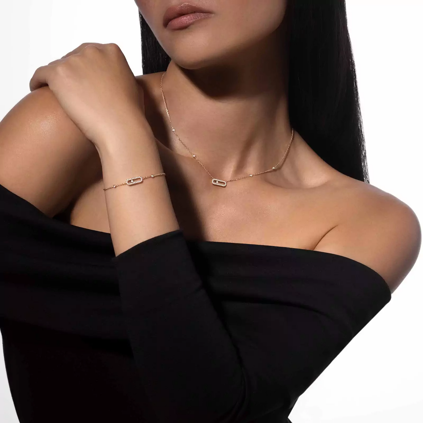 Necklace Move