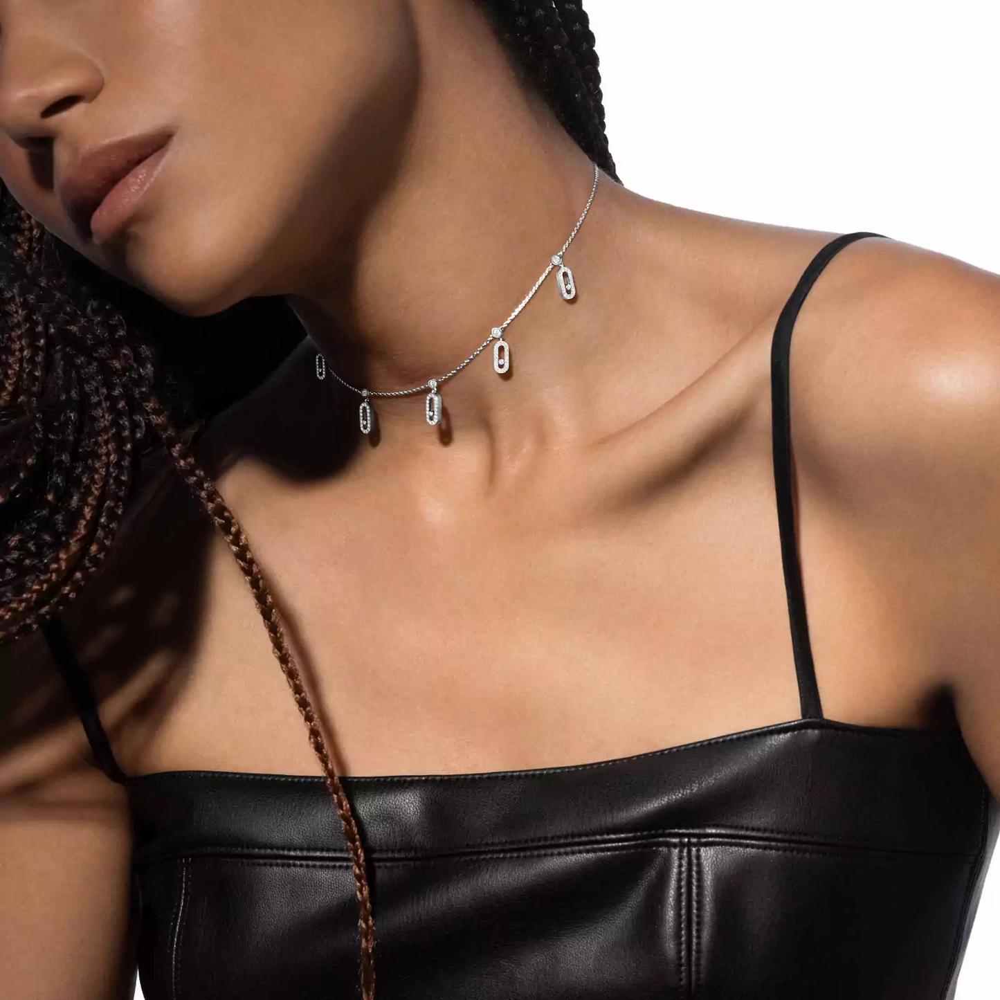 Necklace Move