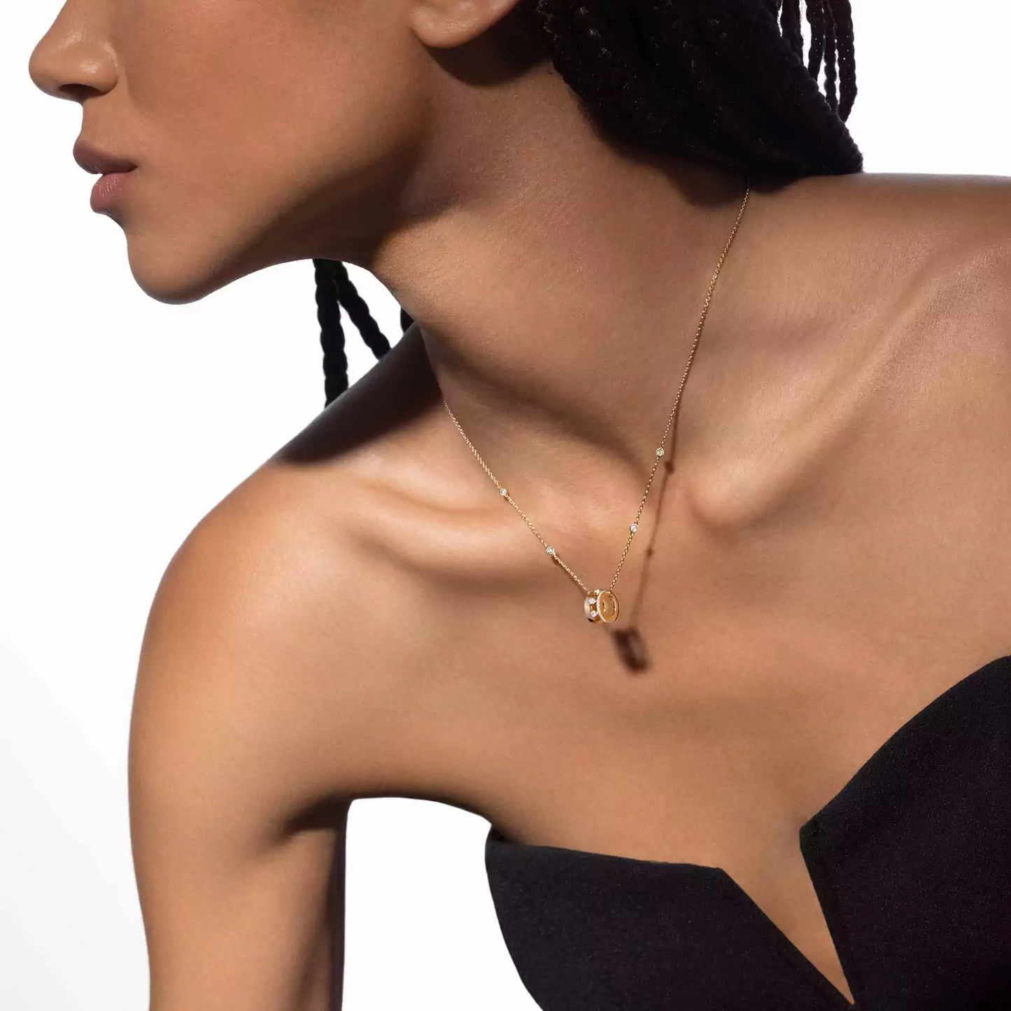 Necklace Move