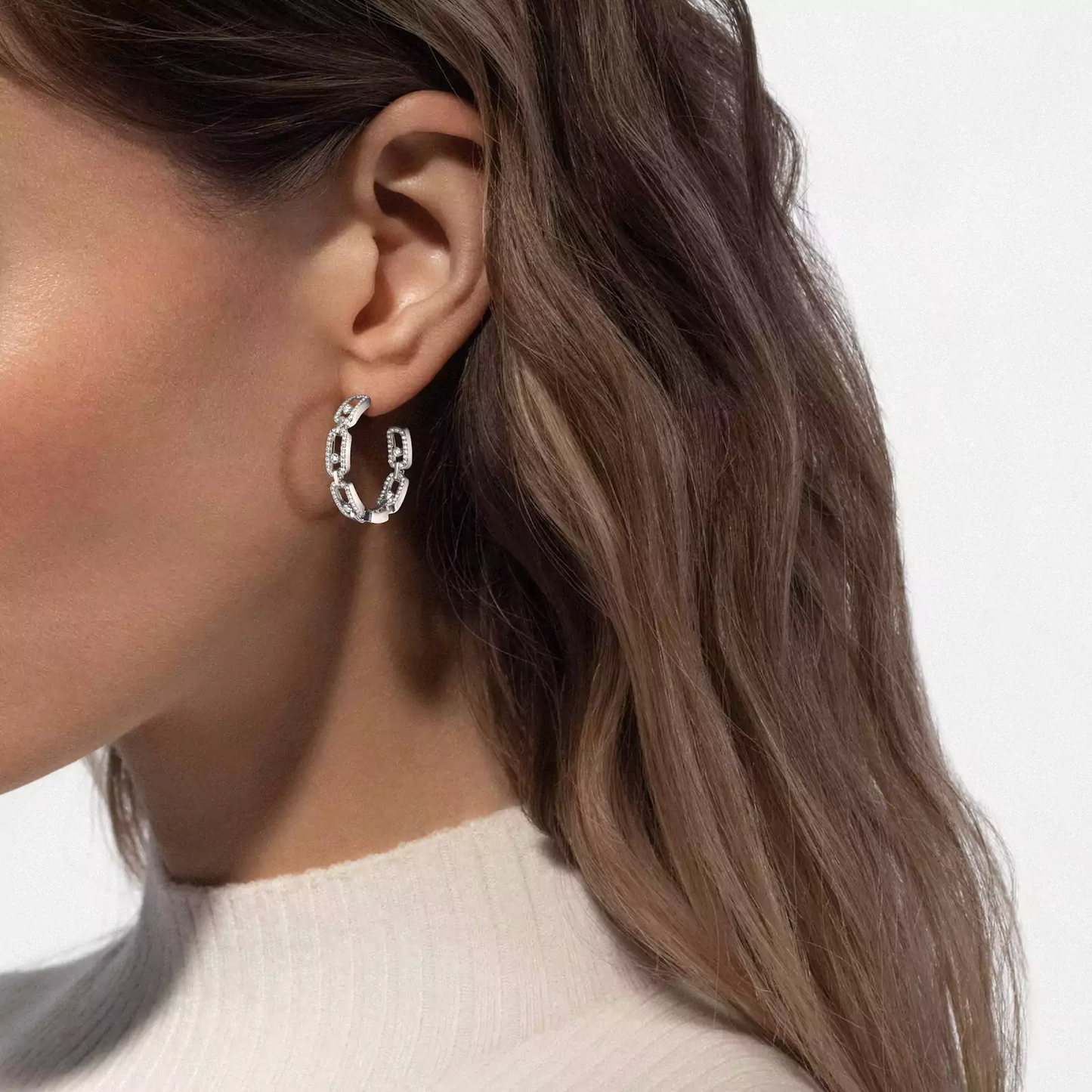 Earrings Move